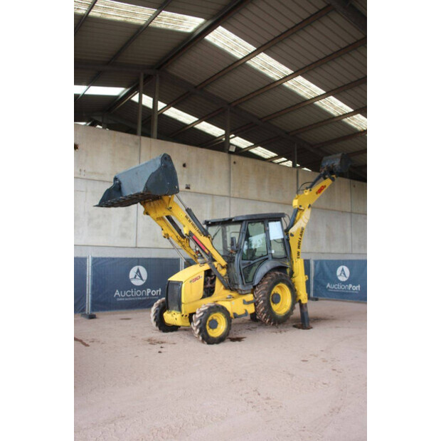 2017 New Holland B80B-SS-47959137
