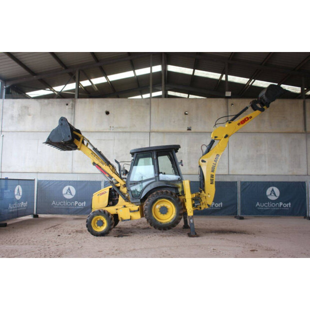 2017 New Holland B80B-SS-47959138