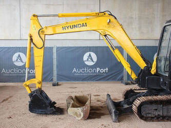 2012-hyundai-r60-7-1464805-47959356
