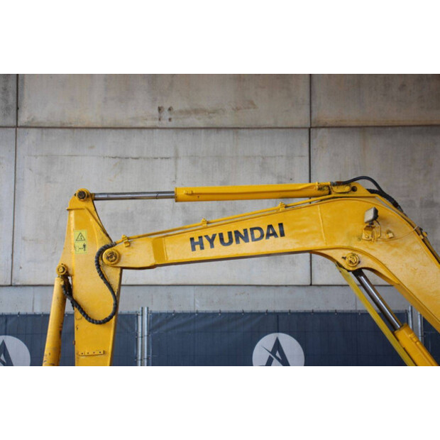 2012 Hyundai R60-7-47959358