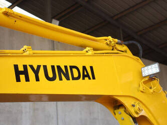 2012-hyundai-r60-7-1464805-47959364