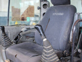 2012-hyundai-r60-7-1464805-47959373