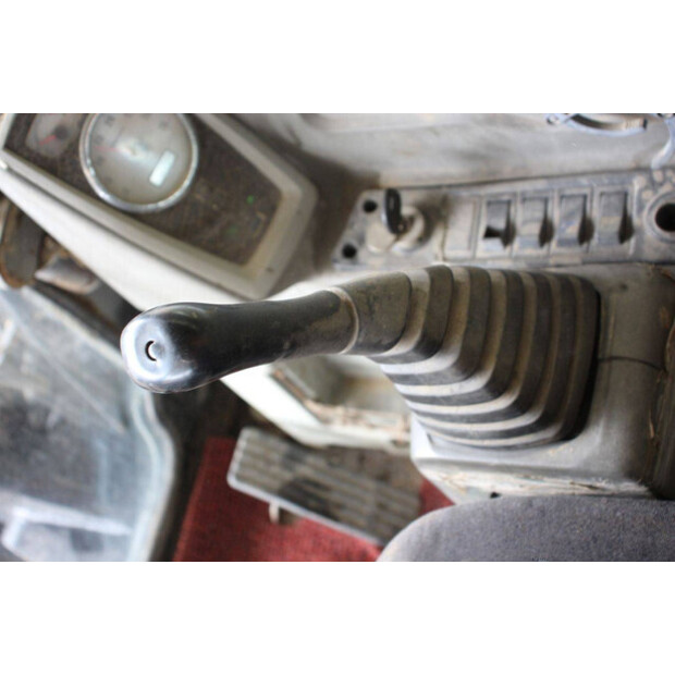 2012 Hyundai R60-7-47959374