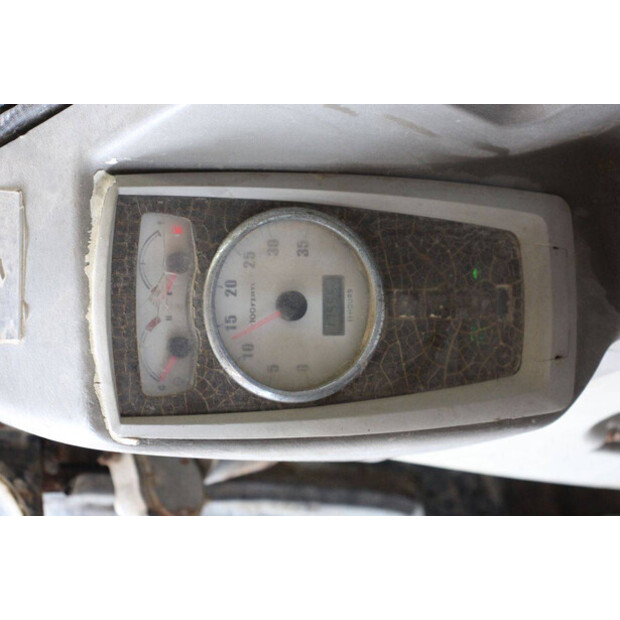 2012 Hyundai R60-7-47959376
