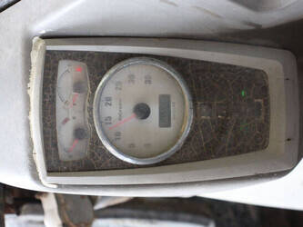 2012-hyundai-r60-7-1464805-47959376