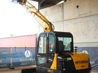2012-hyundai-r60-7-1464805-47959381