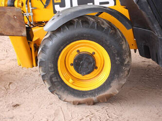 2021-jcb-540-140-1464806-47959395