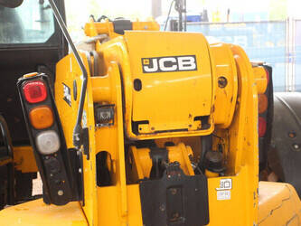 2021-jcb-540-140-1464806-47959399