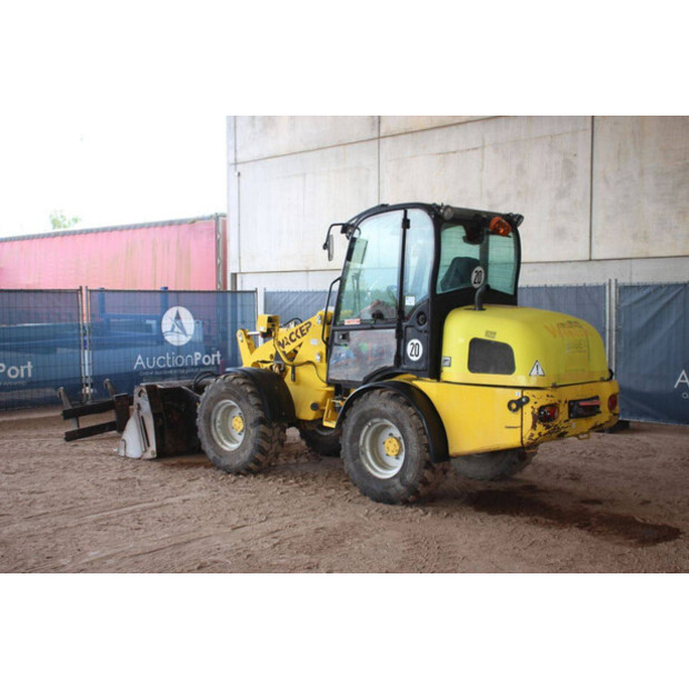 2008 واكر WL 50-47959615