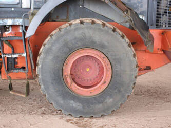 2012-hitachi-zw310-1464818-47959820