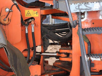 2012-hitachi-zw310-1464818-47959821