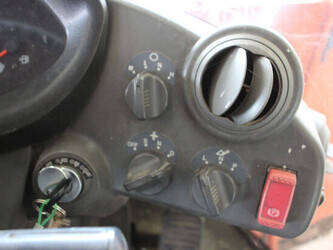 2012-hitachi-zw310-1464818-47959835
