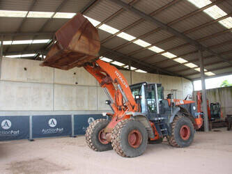2012-hitachi-zw310-1464818-47959836
