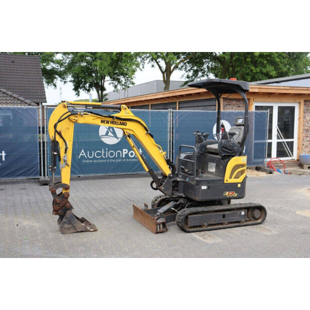 2021 New Holland E17C-47960630