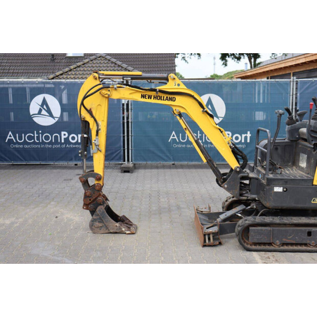 2021 New Holland E17C-47960631