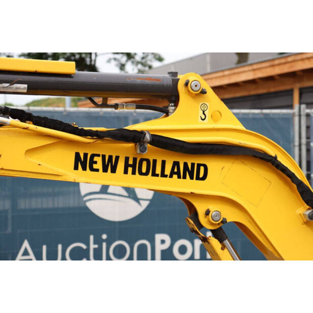2021 New Holland E17C-47960636