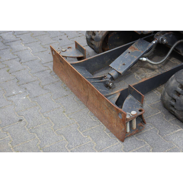 2021 New Holland E17C-47960637