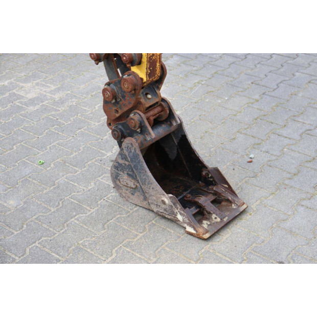 2021 New Holland E17C-47960638