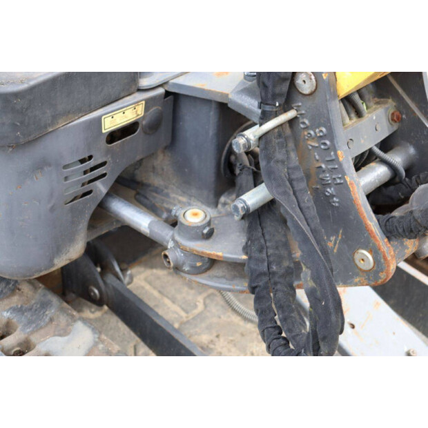 2021 New Holland E17C-47960642