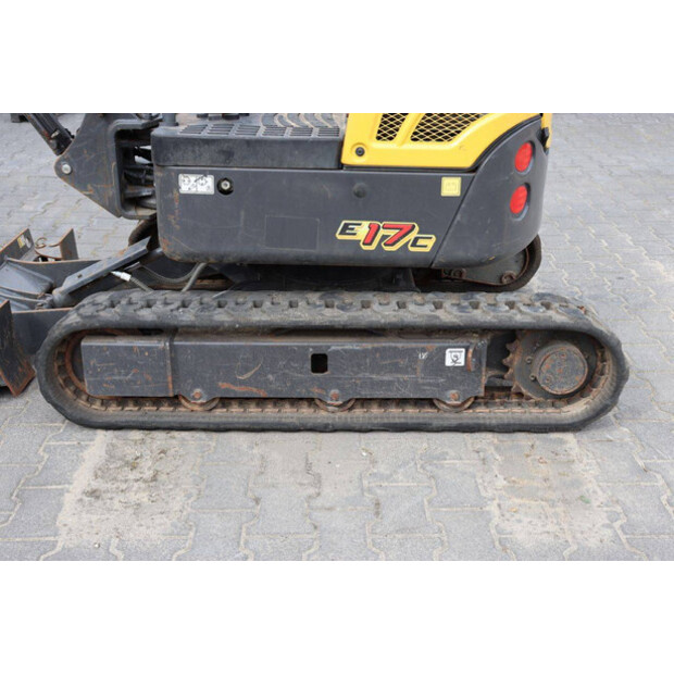 2021 New Holland E17C-47960644