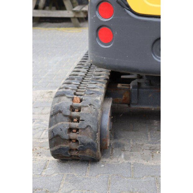 2021 New Holland E17C-47960651