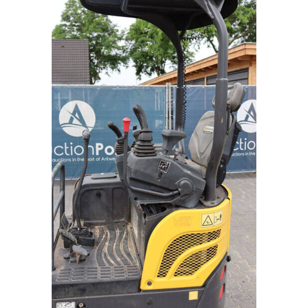2021 New Holland E17C-47960652