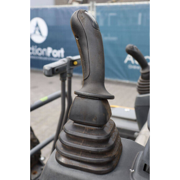 2021 New Holland E17C-47960657