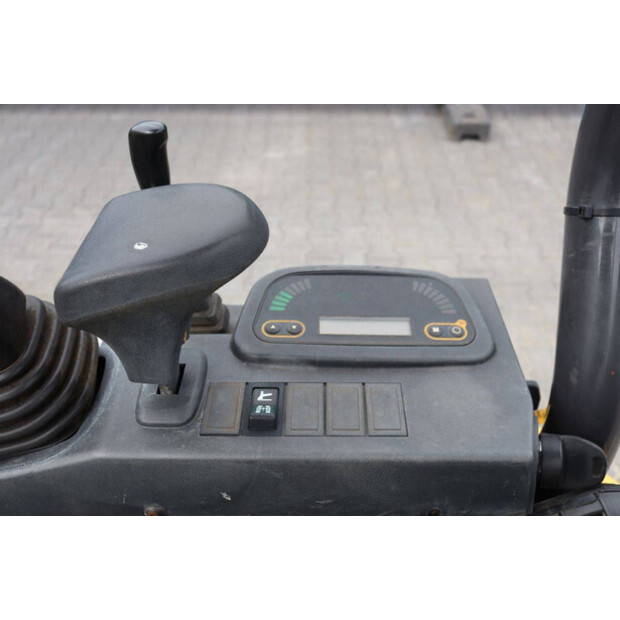 2021 New Holland E17C-47960658