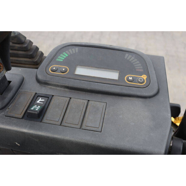 2021 New Holland E17C-47960660