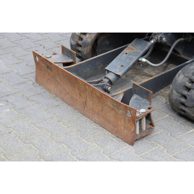 2021 New Holland E17C-47960670