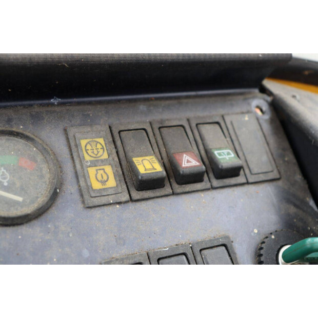 فولفو L160-47960838