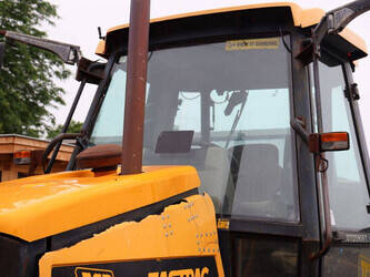 2005-jcb-fastrac-2135-47960879