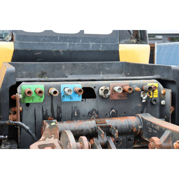2005 JCB FASTRAC 2135-47960886