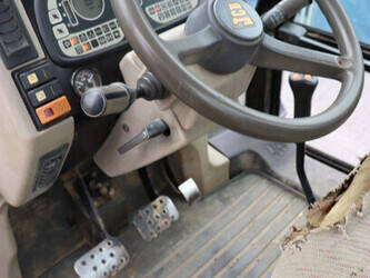 2005-jcb-fastrac-2135-47960898