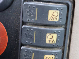 2005-jcb-fastrac-2135-47960917