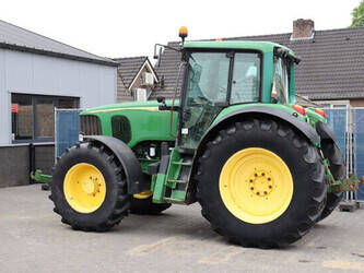 2011-john-deere-6820-47960923