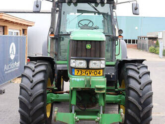 2011-john-deere-6820-47960928