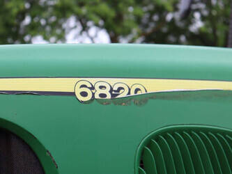 2011-john-deere-6820-47960938