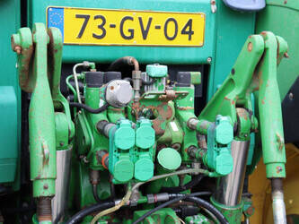 2011-john-deere-6820-47960946