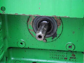 2011-john-deere-6820-47960950