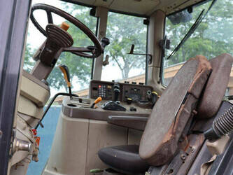 2011-john-deere-6820-47960952