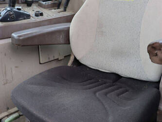 2011-john-deere-6820-47960953