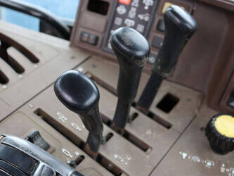 2011-john-deere-6820-47960960