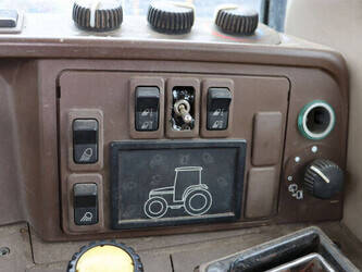 2011-john-deere-6820-47960964