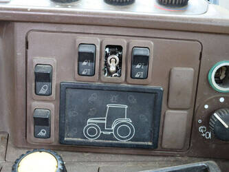 2011-john-deere-6820-47960965