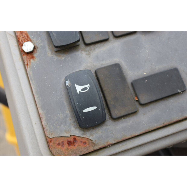 2015 فولفو DD25W-47961074