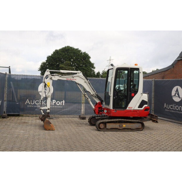 2018 TAKEUCHI TB225-47961347
