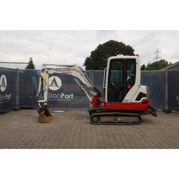 2018 TAKEUCHI TB225-47961348