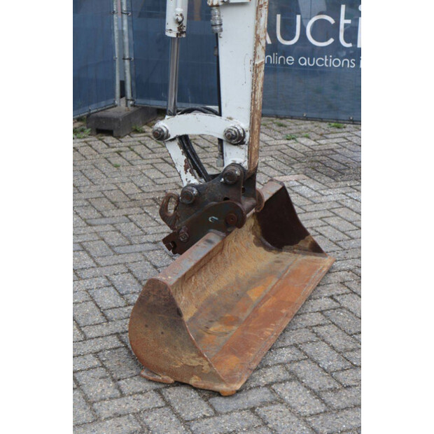 2018 TAKEUCHI TB225-47961356