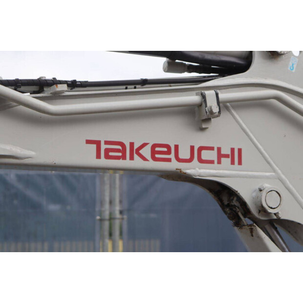 2018 TAKEUCHI TB225-47961358